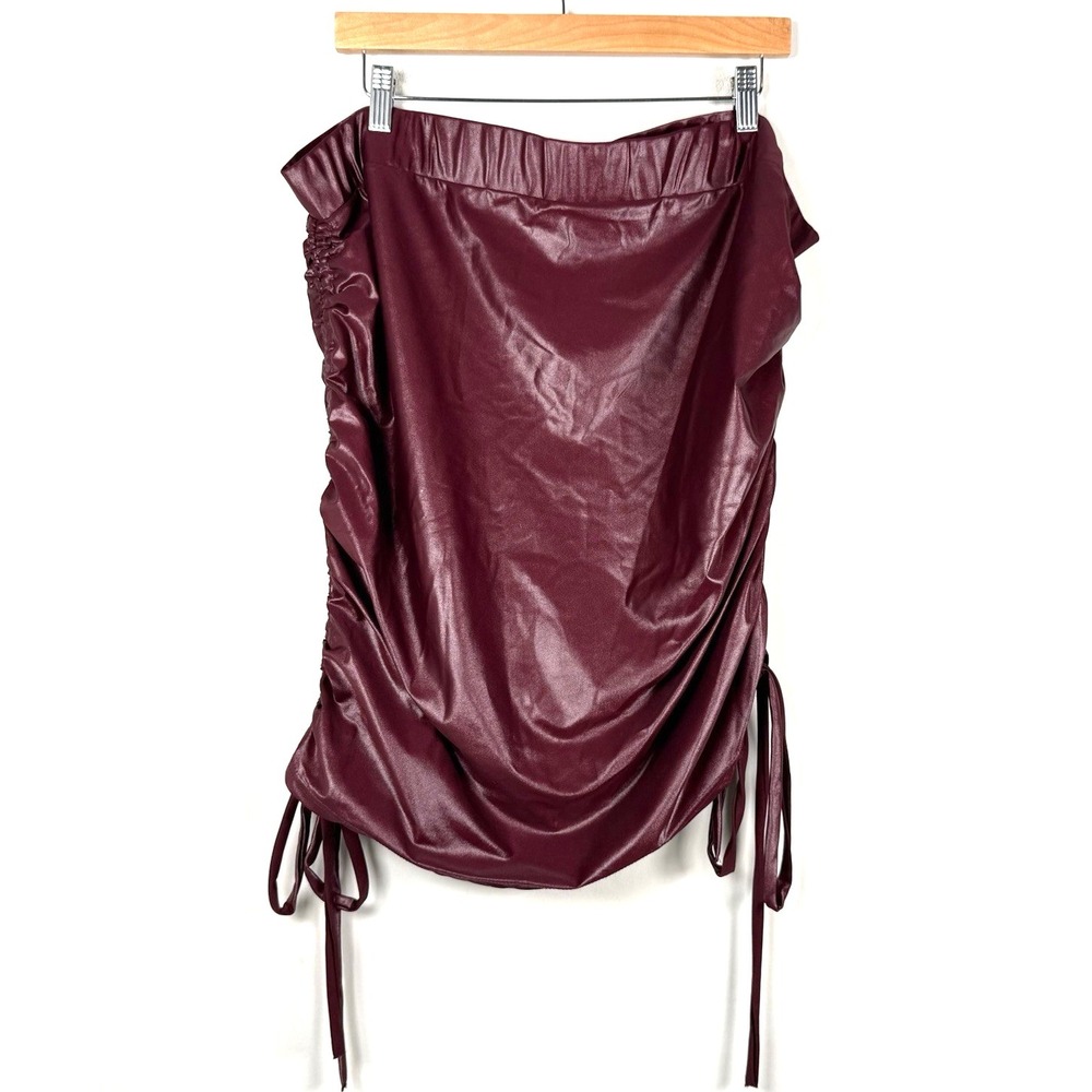 Zelie For She Plus 2XL Faux Leather Ruched Mini Skirt Burgundy NWT Adjustable‎